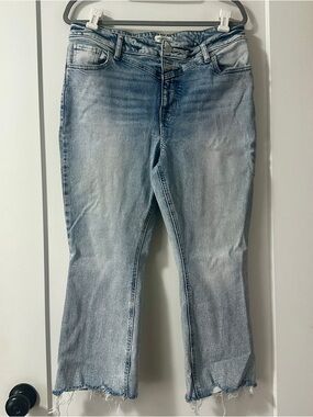 M Jeans Mid Fit Mid Rise Kick Ankle Jeans